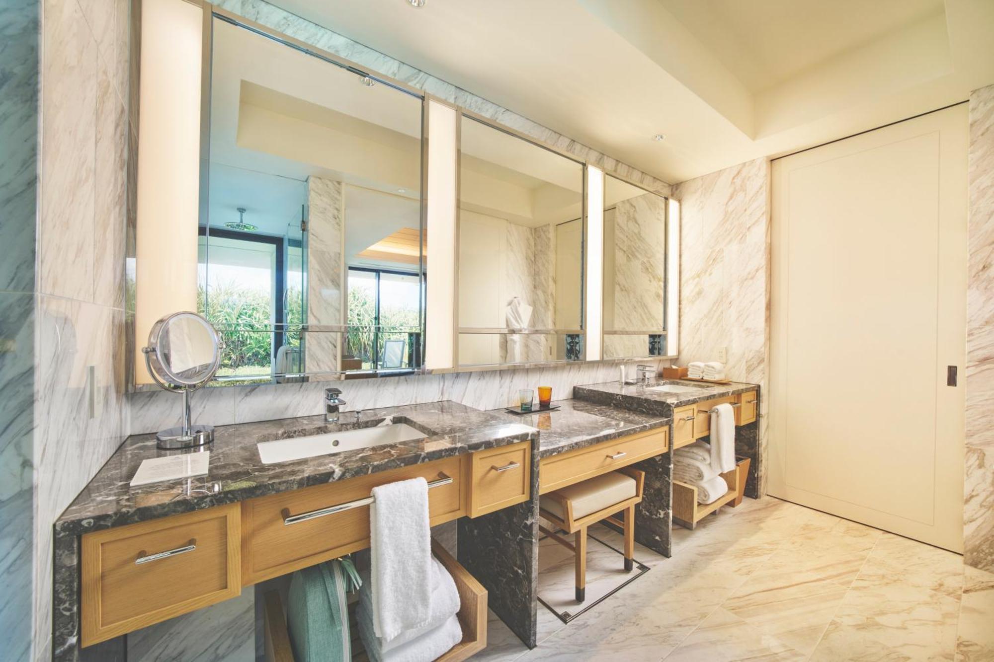 Halekulani Okinawa Hotel อนนะ ภายนอก รูปภาพ
